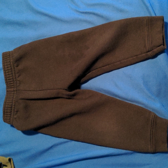 5 pairs of boys pants - Picture 11 of 16